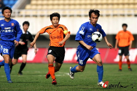 在众多球场 在众多球场