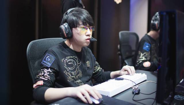 点燃了现场 点燃了现场