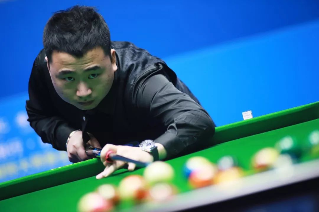 巴西女排3-2险胜日本队，晋级世联赛决赛，与意大利队争夺冠军