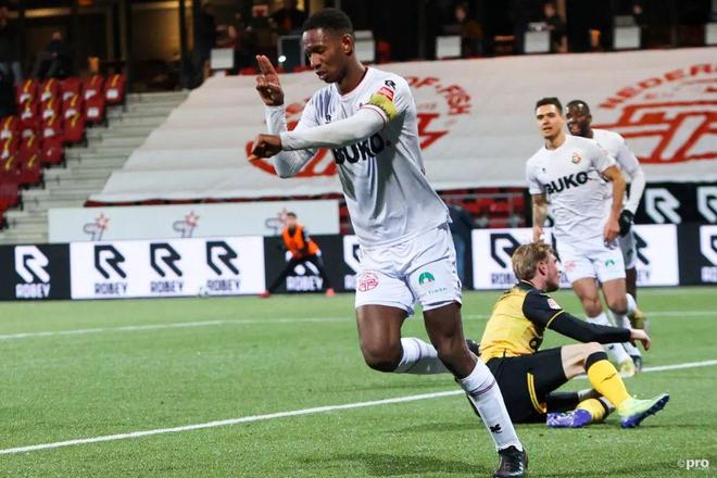 战术分工更 战术分工更